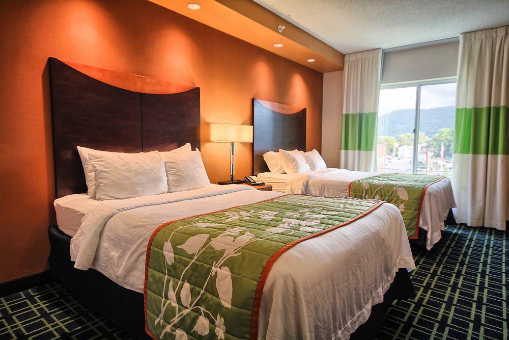 Hotel Fairfield &