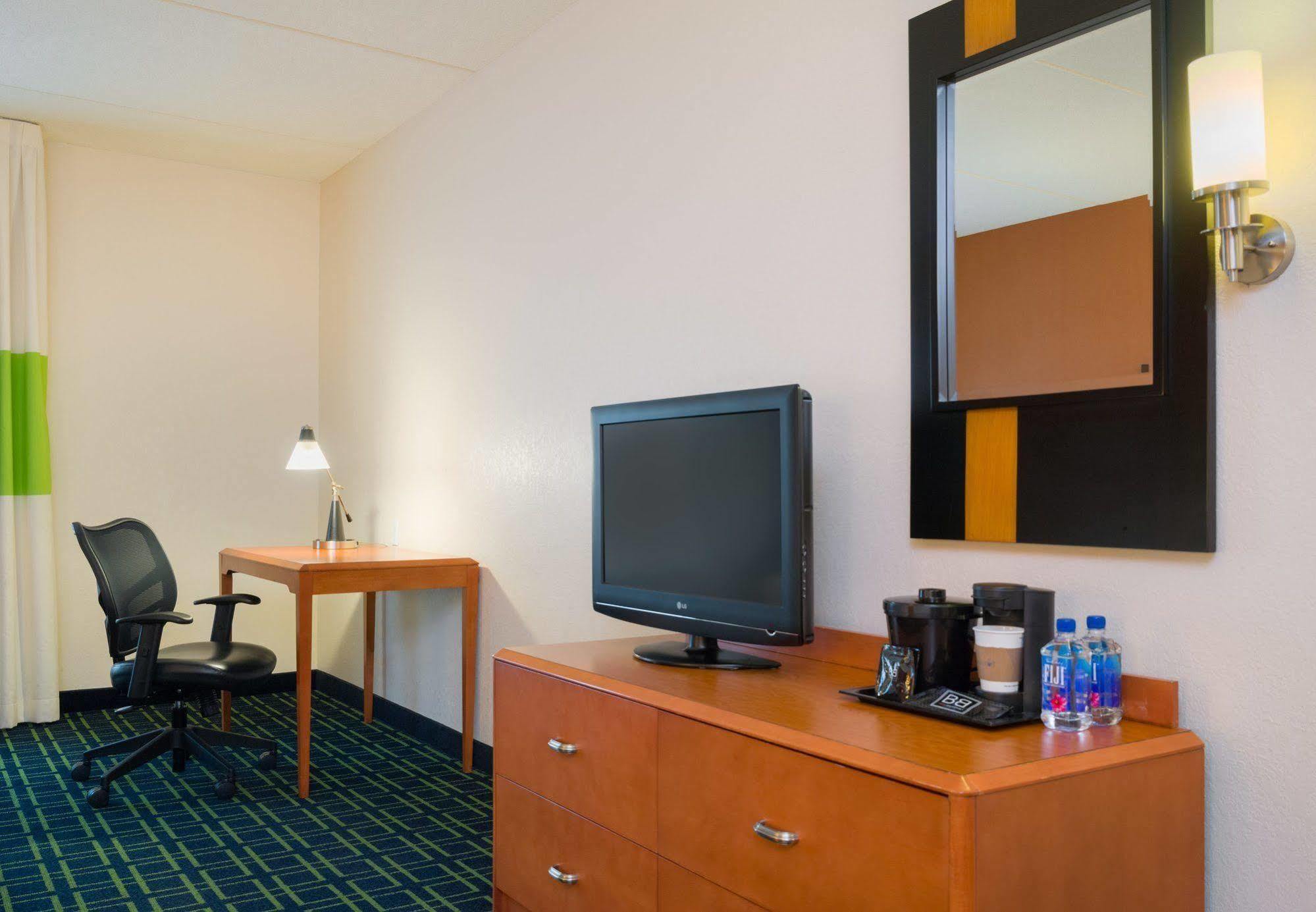 Hotel Fairfield & 3*
